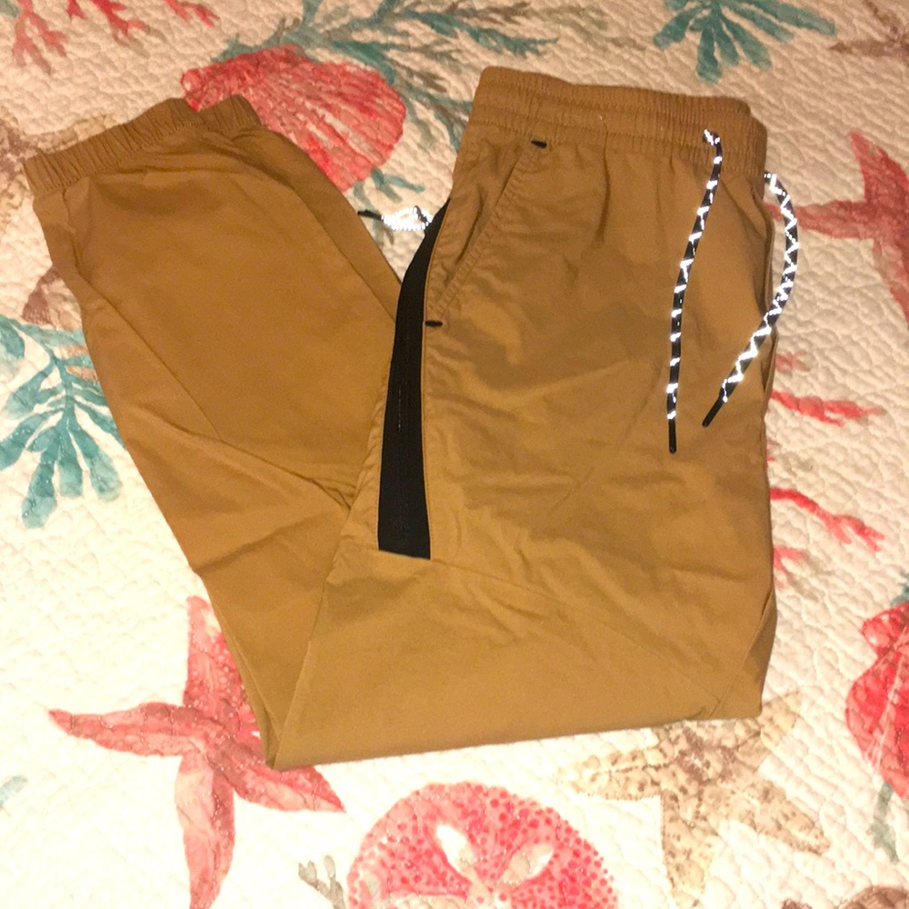 American Eagle Outfitters Men's Camel/Tan Sweatpants with Black Trim